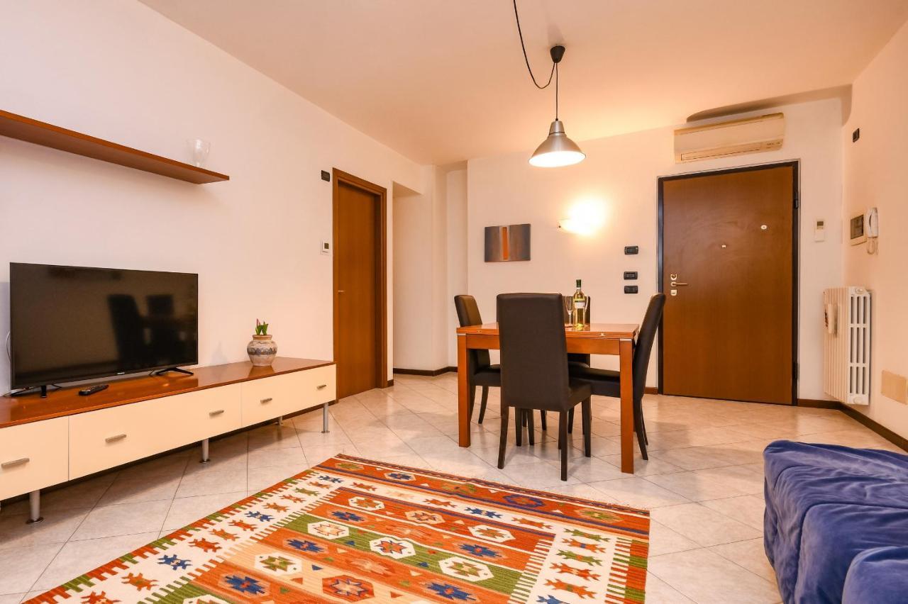 Desenzanoloft Yellow Apartment Desenzano del Garda Kültér fotó