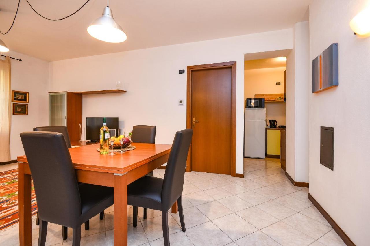 Desenzanoloft Yellow Apartment Desenzano del Garda Kültér fotó